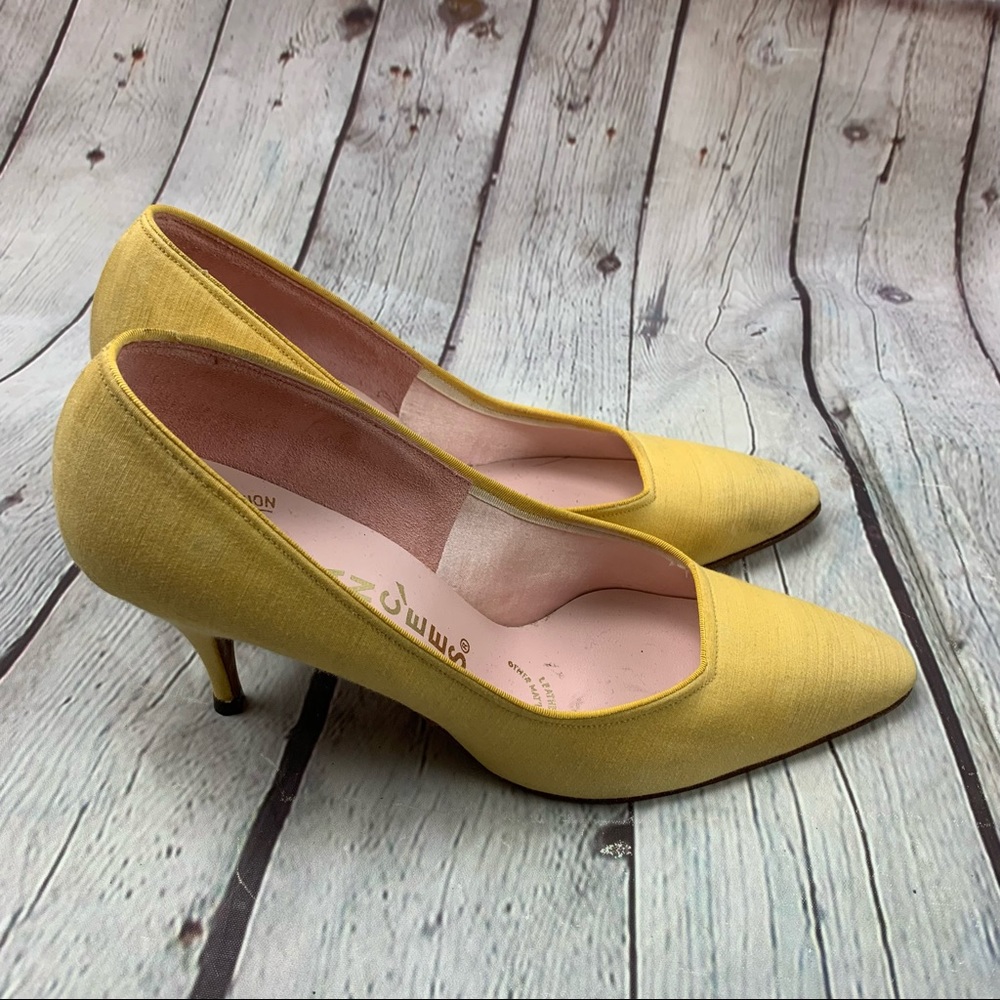 Vintage Fiancées Marigold Pumps Heels - Picture 3 of 5